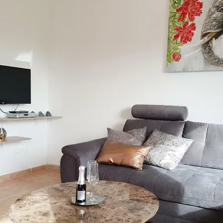 Lastovka Posesi Apartment *
